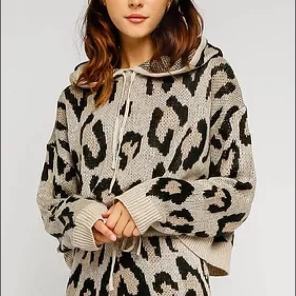 fab’rik leopard *soft* cropped hooded sweater NWOT